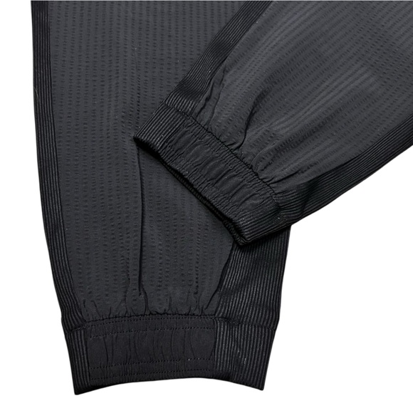 ATHLETA TEXTURED BROOKLYN JOGGER 8 Black Wrinkle Resistant Travel Quick Dry. - Picture 6 of 14